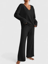 Angeline™ Comfortable Set | V-Neck Sweater and Wide-Leg Ribbed Pants - Black