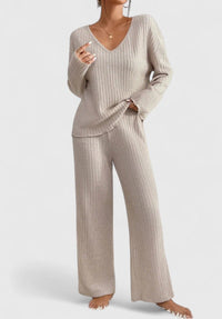 Angeline™ Comfortable Set | V-Neck Sweater and Wide-Leg Ribbed Pants - Beige