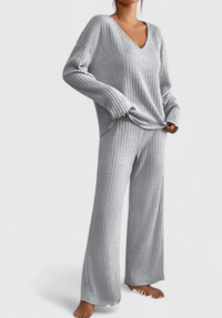 Angeline™ Comfortable Set | V-Neck Sweater and Wide-Leg Ribbed Pants - Grey